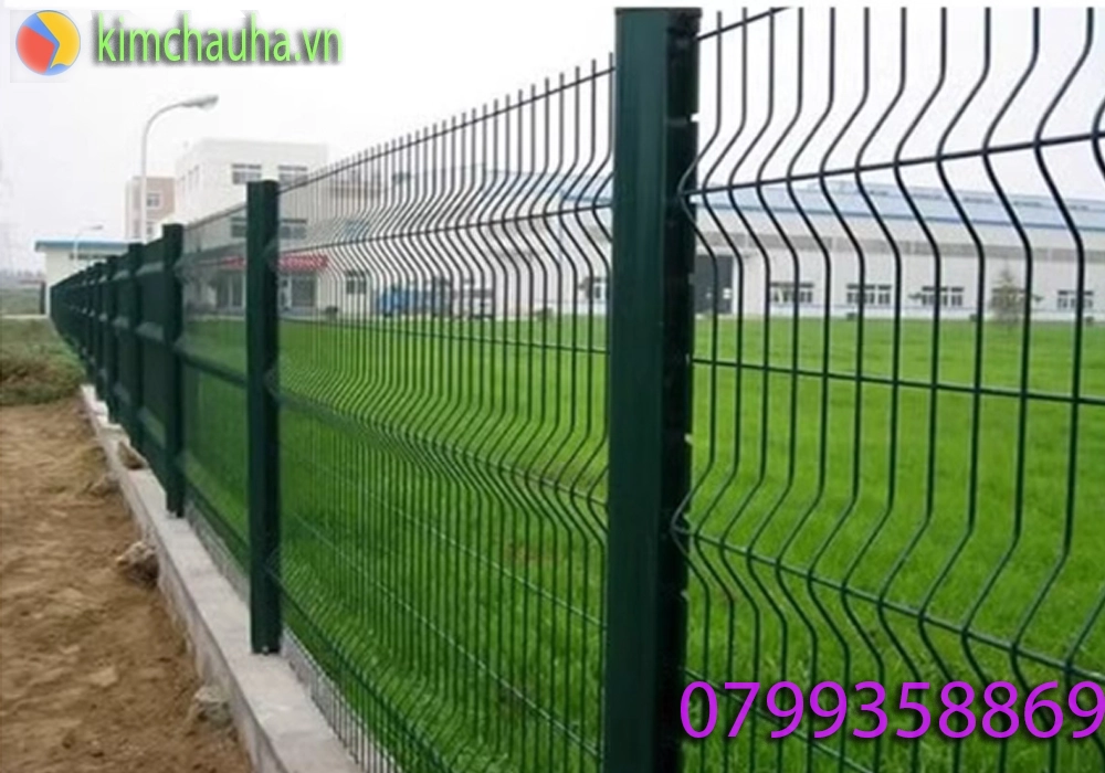 Hàng rào lưới thép mạ kẽm bao quanh khu dân cư Quảng Ngãi