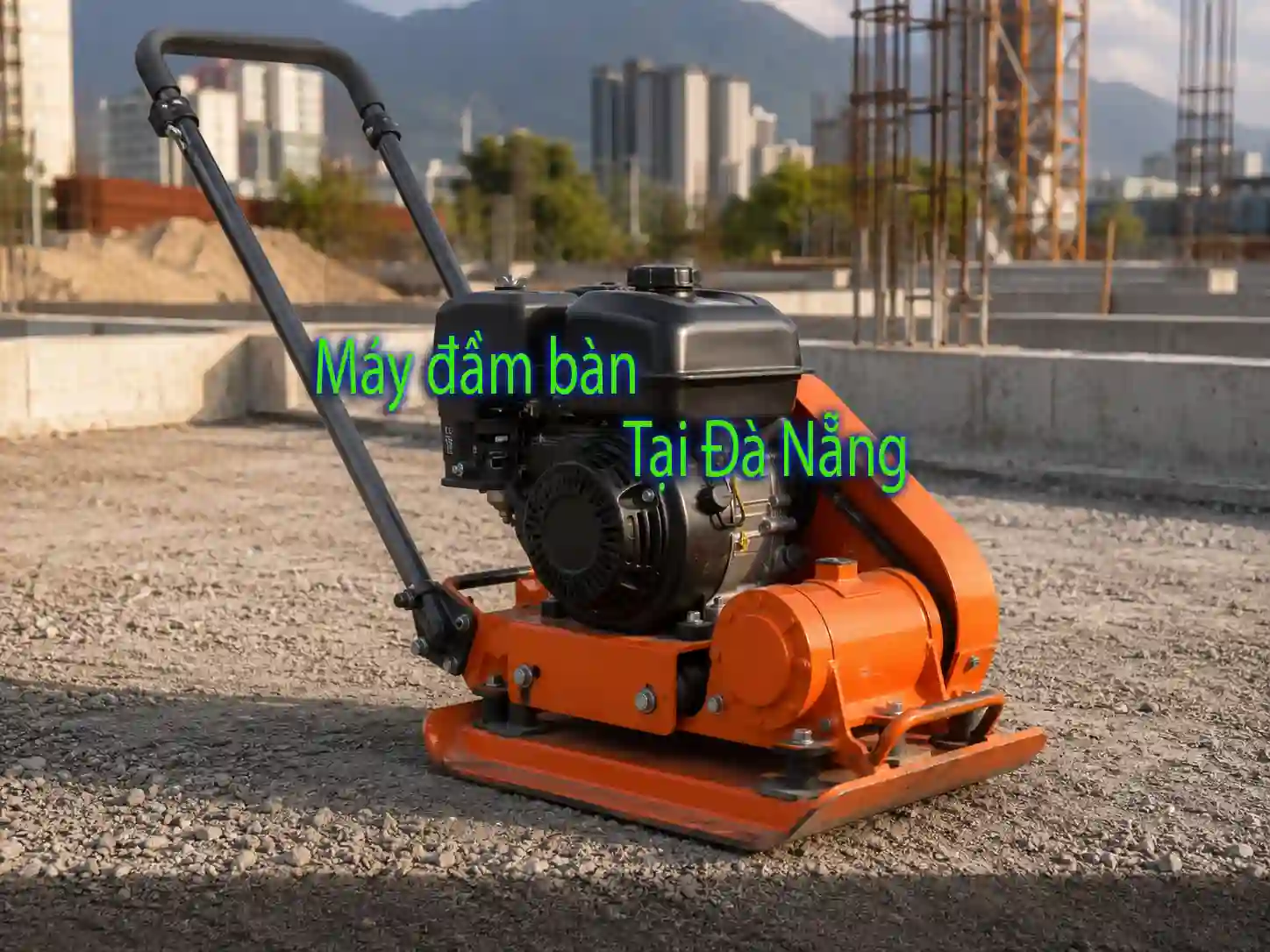 Máy đầm bàn chạy xăng đầm nền móng tại công trình Đà Nẵng